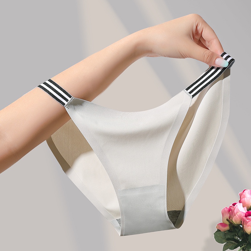 Japanese Girl Pure Desire Seamless Nude Ice Silk Panties Low-Waist Lightweight Soft Breathable Invisible Hip-Lifting
